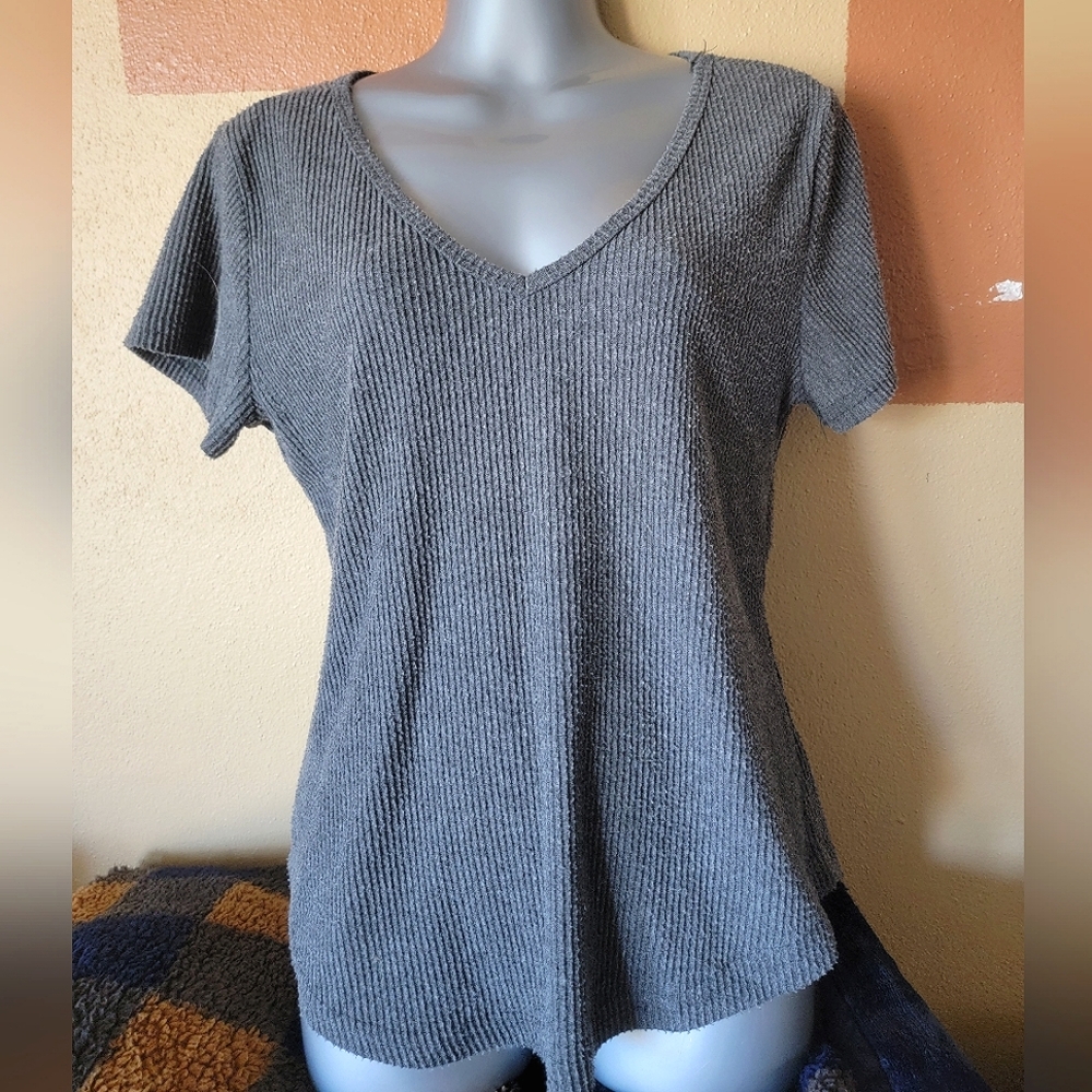 Rue21 | Ribbed V-neck Short Sleeve Top | Color: Grey | Size: L